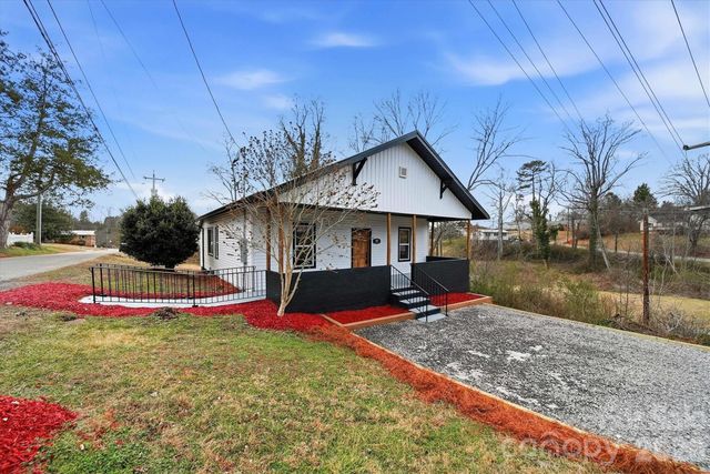 28 Central Avenue, Granite Falls, NC 28630