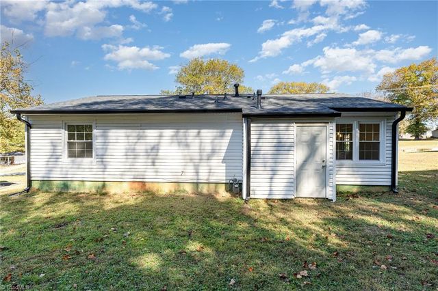 3924 Oak Ridge Drive, Winston-salem, NC 27105