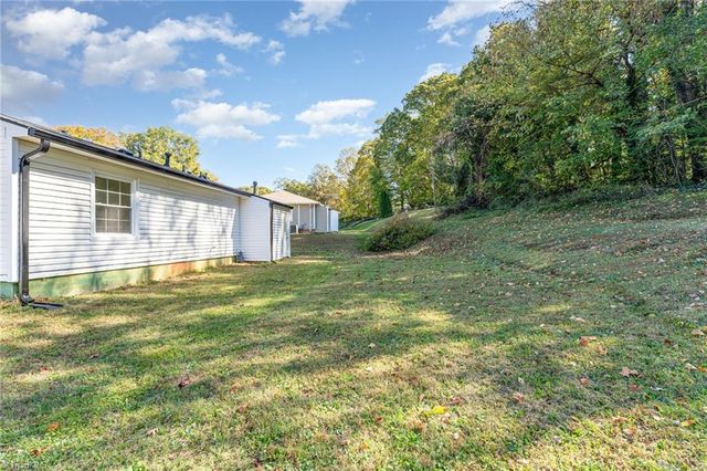 3924 Oak Ridge Drive, Winston-salem, NC 27105