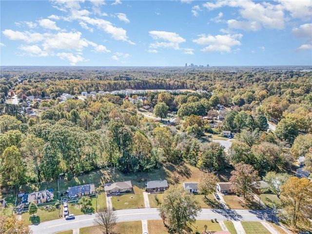 3924 Oak Ridge Drive, Winston-salem, NC 27105