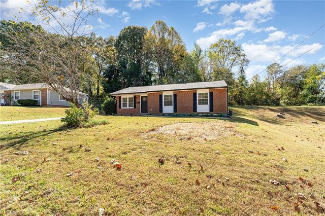 3924 Oak Ridge Drive, Winston-salem, NC 27105