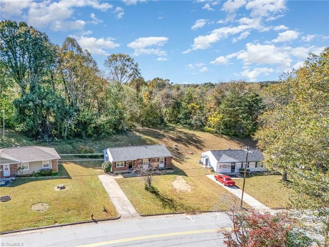 3924 Oak Ridge Drive, Winston-salem, NC 27105