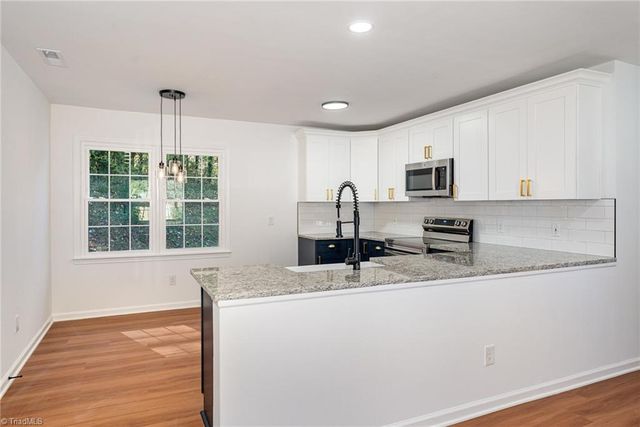 3924 Oak Ridge Drive, Winston-salem, NC 27105