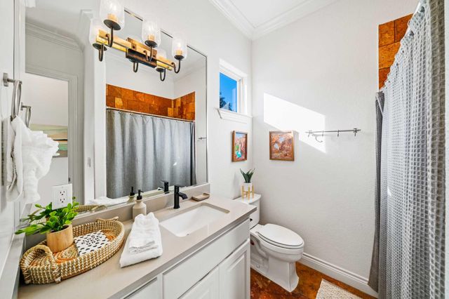 3500 River Oaks DR, Kingsland, TX 78639