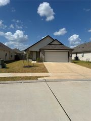 304 Caribou Court, Huntsville, TX 77320