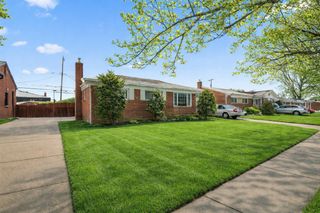 5845 Plainfield Street, Dearborn Heights, MI 48127