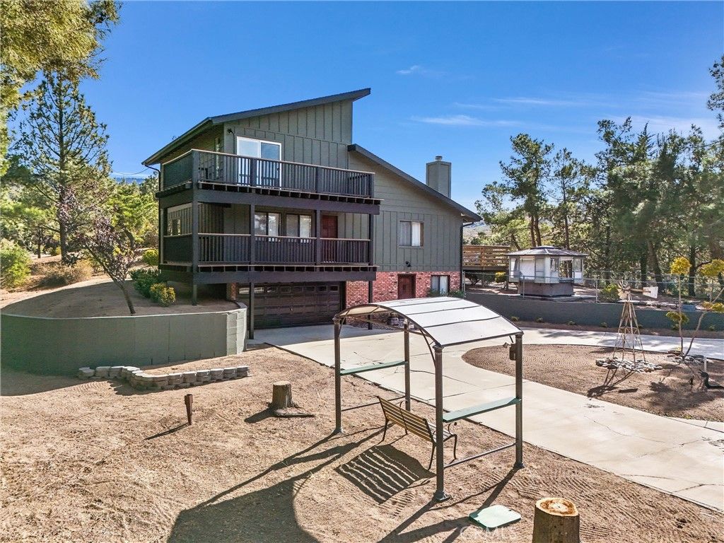 Image 1 of property listing at 48085 Twin Pines Road, Banning, CA 92220