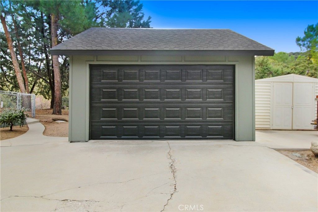Image 15 of property listing at 48085 Twin Pines Road, Banning, CA 92220