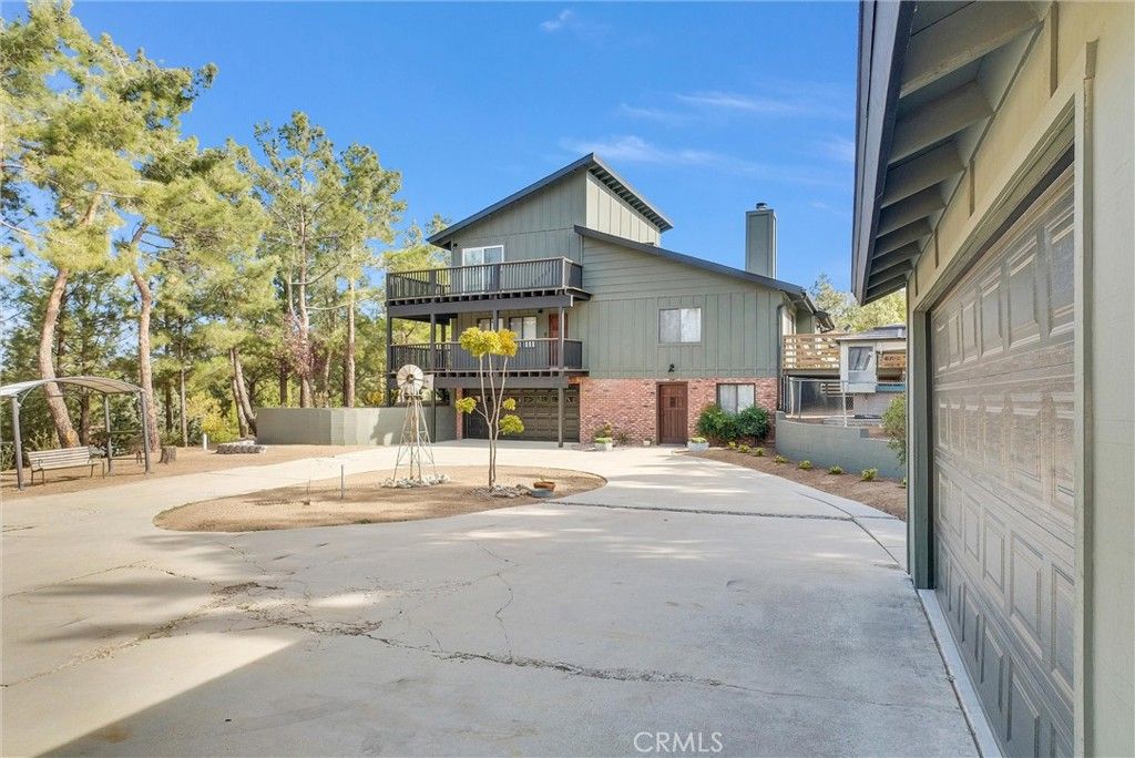 Image 4 of property listing at 48085 Twin Pines Road, Banning, CA 92220