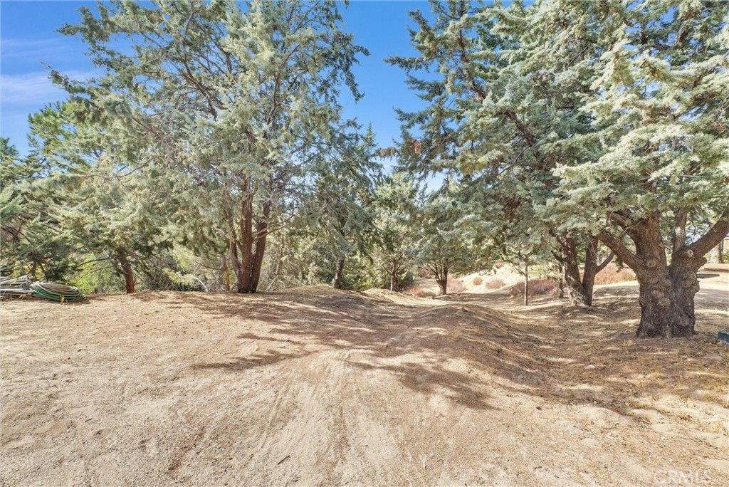 Image 5 of property listing at 48085 Twin Pines Road, Banning, CA 92220