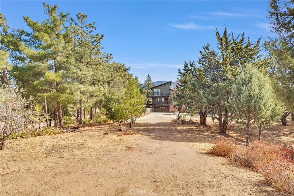 Image 6 of property listing at 48085 Twin Pines Road, Banning, CA 92220