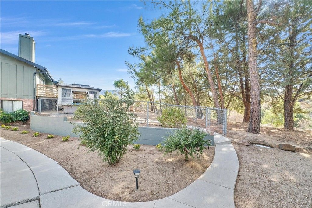Image 8 of property listing at 48085 Twin Pines Road, Banning, CA 92220