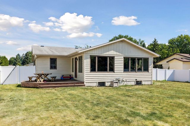 1349 20th Street W, Hastings, MN 55033