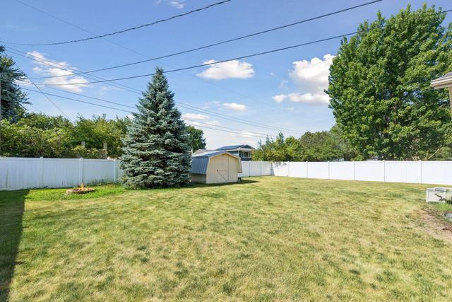 1349 20th Street W, Hastings, MN 55033