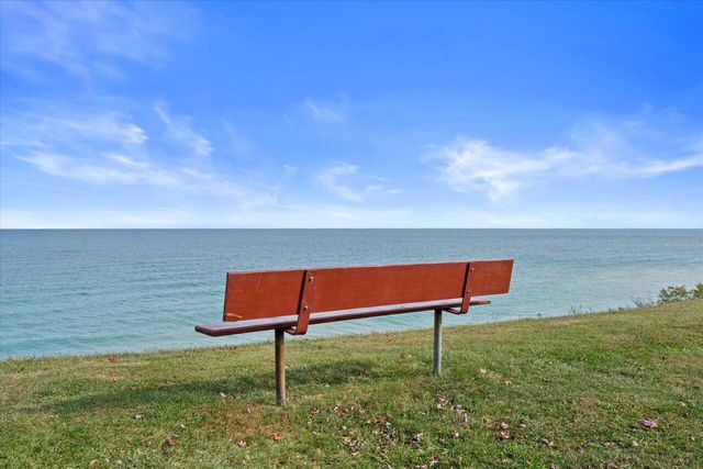 7329 Cliffside DRIVE, Racine, WI 53402