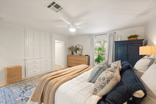 716 Meadow Drive, Corsicana, TX 75110