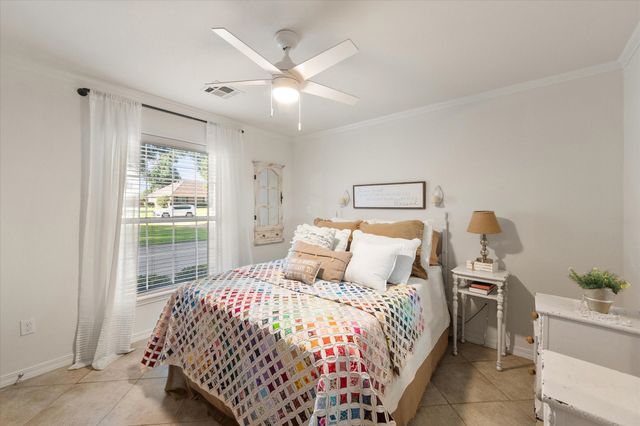 716 Meadow Drive, Corsicana, TX 75110