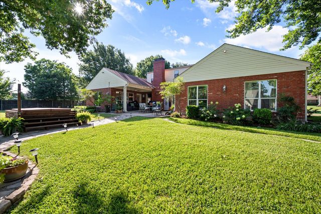 716 Meadow Drive, Corsicana, TX 75110