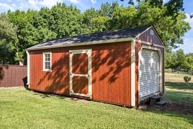 716 Meadow Drive, Corsicana, TX 75110