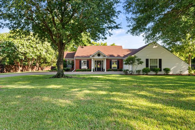 716 Meadow Drive, Corsicana, TX 75110