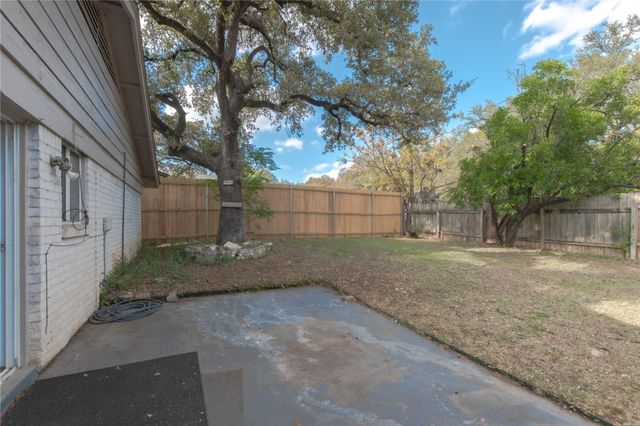 2005 Matthews LN 2, Austin, TX 78745