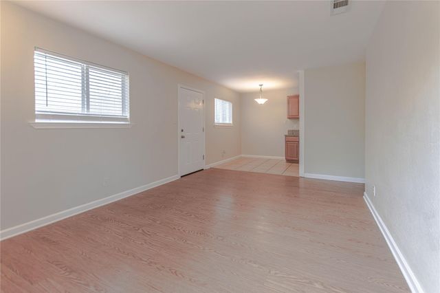 2005 Matthews LN 2, Austin, TX 78745