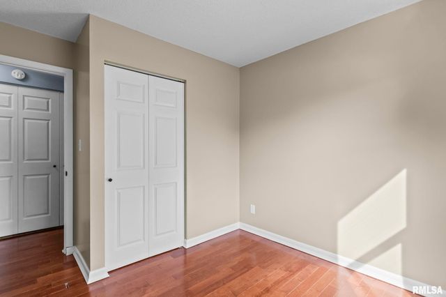 2421 MAYFAIR Road, Springfield, IL 62703