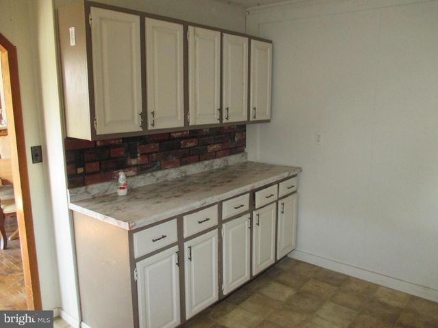 11198 KNOBLEY RD, Keyser, WV 26726