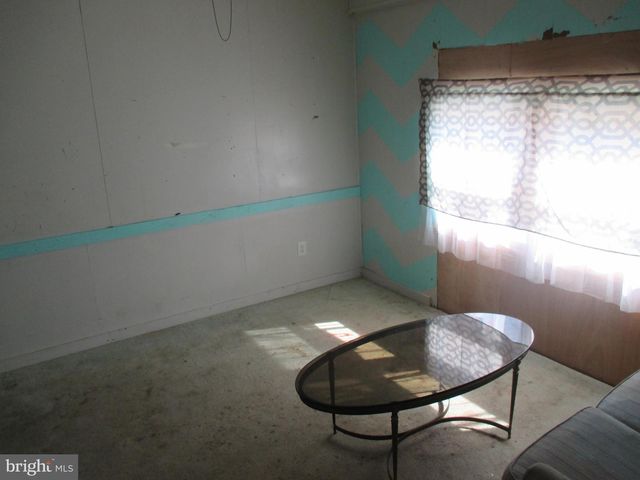 11198 KNOBLEY RD, Keyser, WV 26726