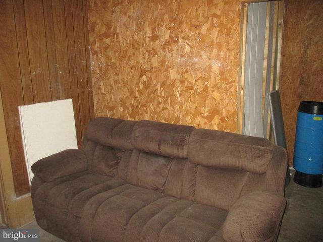 11198 KNOBLEY RD, Keyser, WV 26726