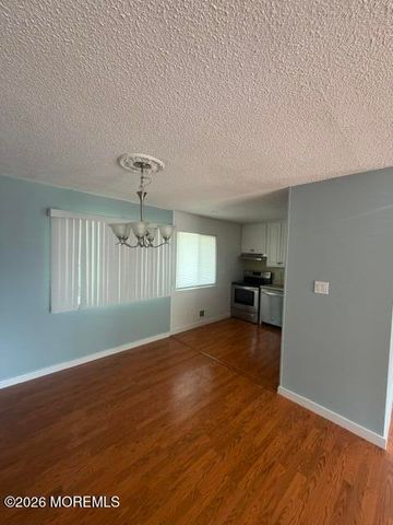 80 Bowline Street, Barnegat, NJ 08005
