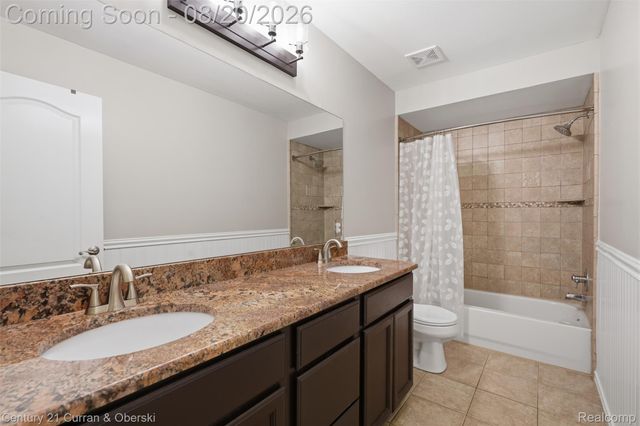 840 Pheasant Woods Drive, Canton Charter Township, MI 48188