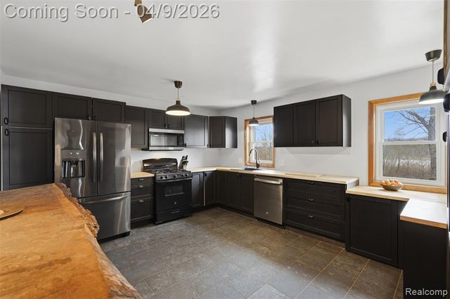 2929 Acorn Lane, Howell, MI 48843