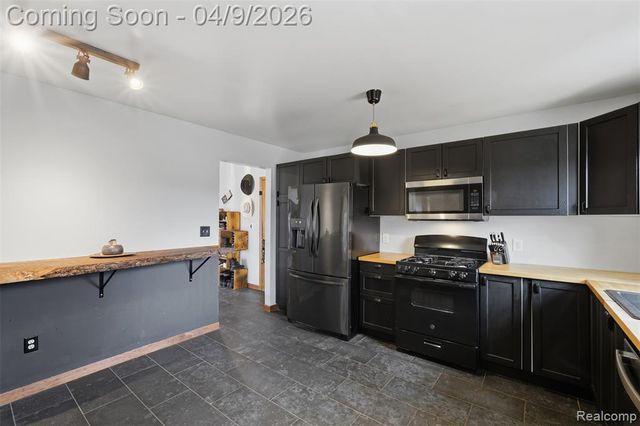 2929 Acorn Lane, Howell, MI 48843