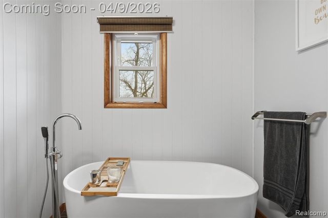 2929 Acorn Lane, Howell, MI 48843