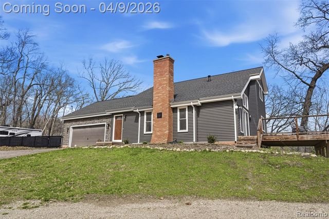 2929 Acorn Lane, Howell, MI 48843