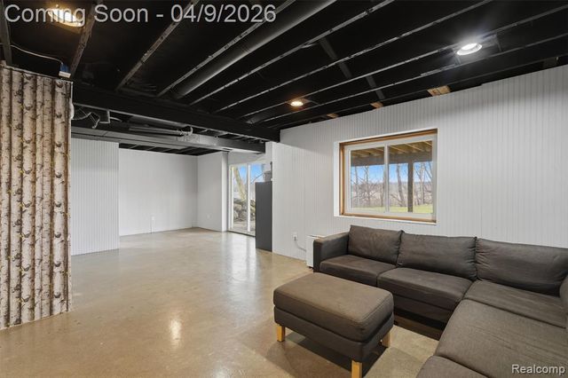 2929 Acorn Lane, Howell, MI 48843