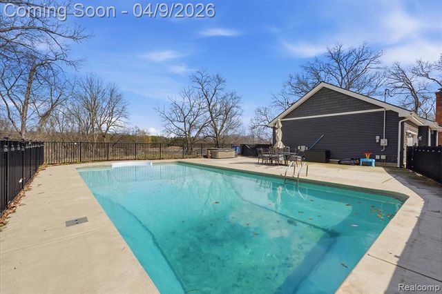 2929 Acorn Lane, Howell, MI 48843