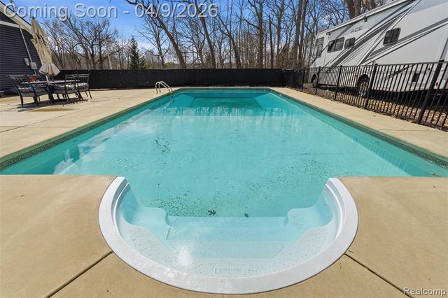 2929 Acorn Lane, Howell, MI 48843