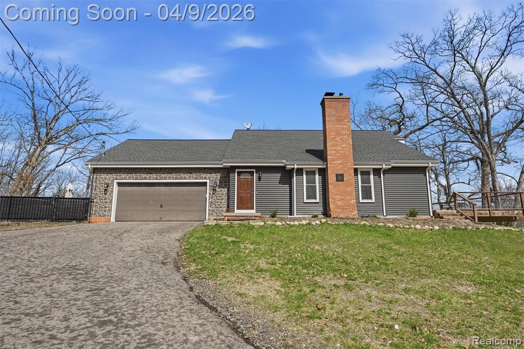 2929 Acorn Lane, Howell, MI 48843