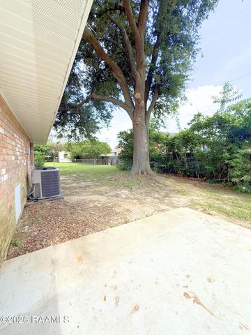 208 Castle Row, Lafayette, LA 70506