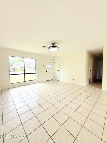 208 Castle Row, Lafayette, LA 70506