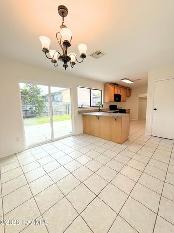 208 Castle Row, Lafayette, LA 70506