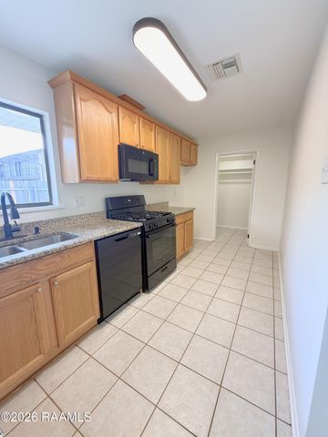 208 Castle Row, Lafayette, LA 70506
