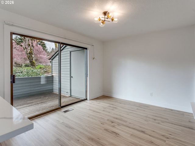 6228 MERIDIAN Cir 7, West Linn, OR 97068