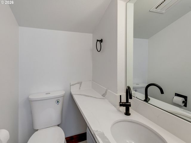 6228 MERIDIAN Cir 7, West Linn, OR 97068