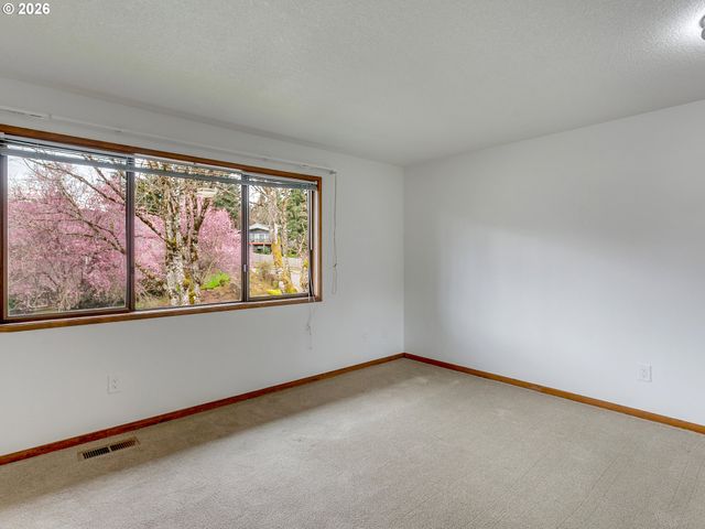 6228 MERIDIAN Cir 7, West Linn, OR 97068