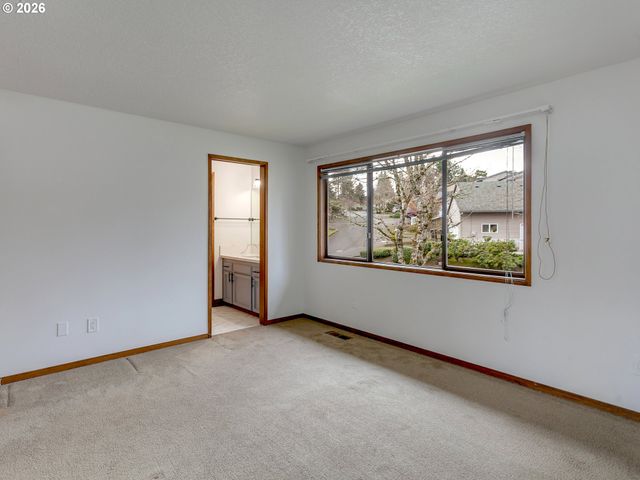 6228 MERIDIAN Cir 7, West Linn, OR 97068