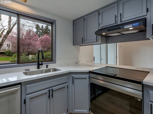 6228 MERIDIAN Cir 7, West Linn, OR 97068