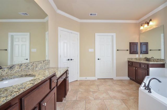 510 Mcallister Avenue, Sugar Land, TX 77479